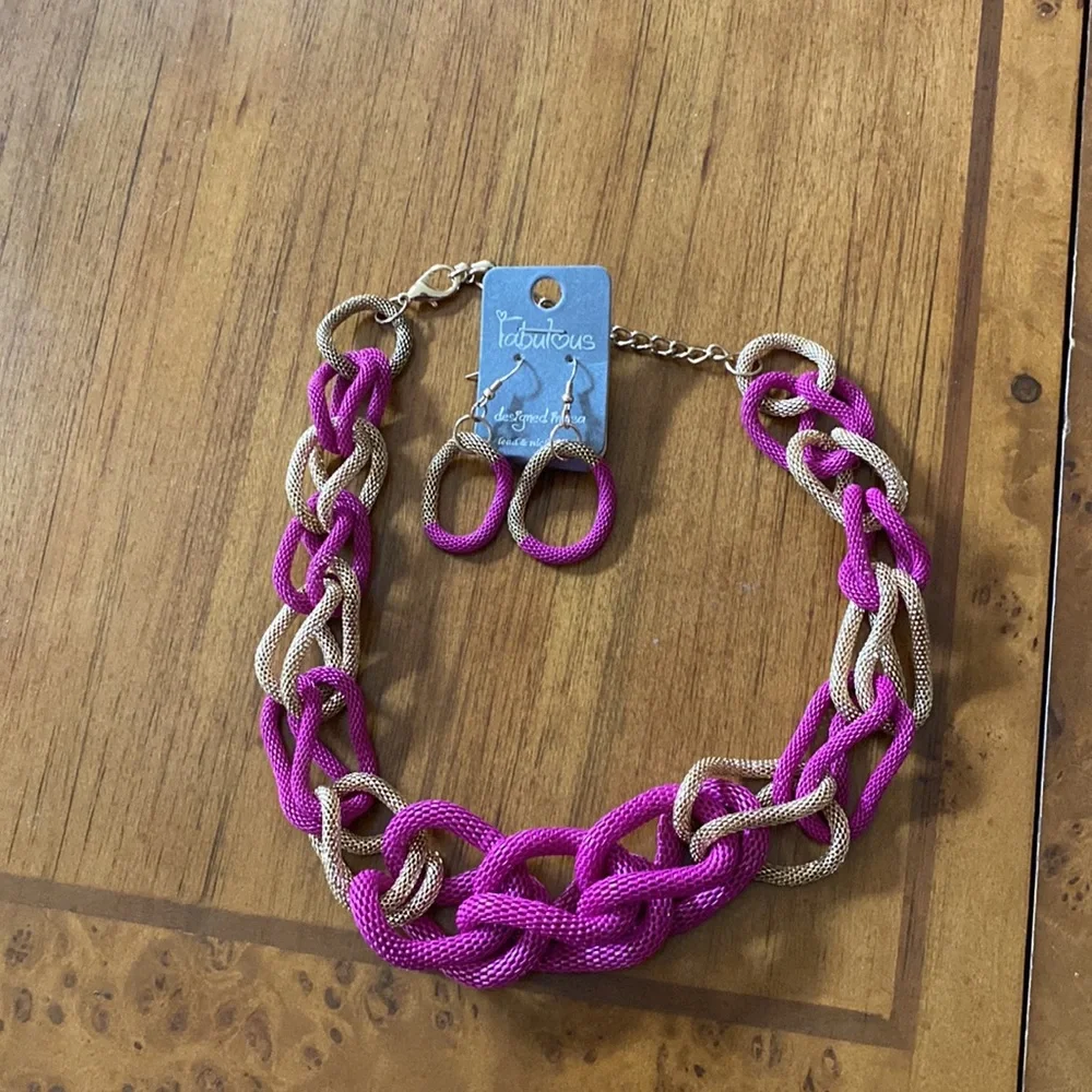 Lovely necklace & earring set. - Picture 3 of 4